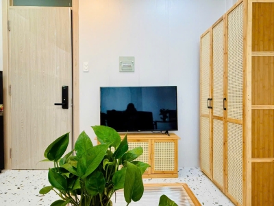CĂN HỘ 1 PHÒNG NGỦ  FULL NỘI THẤT GỖ NGAY TẠI TRUNG TÂM QUẬN 1