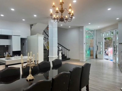 BIỆT THỰ SANG TRỌNG TỌA LẠC NGAY THẢO ĐIỀN QUẬN 2 - NƠI Ở HIỆN ĐẠI BẬC NHẤT SÀI GÒN 